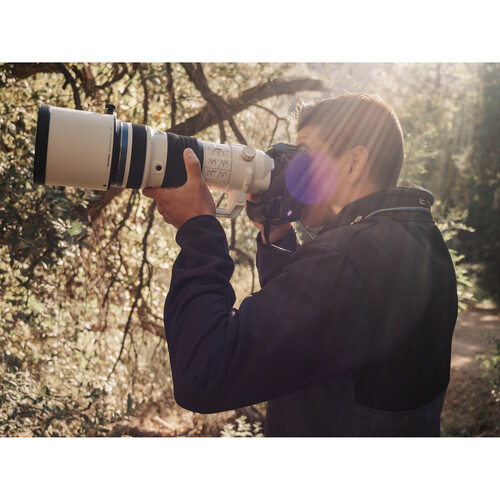OM System 150-400mm F4.5 TC 1.25 IS PRO in hand