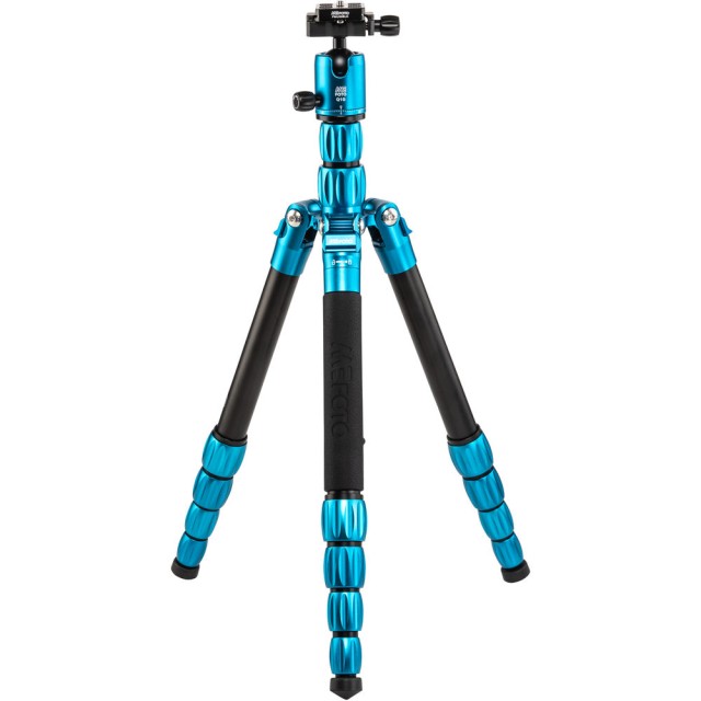 Travel tripod by MeFOTO