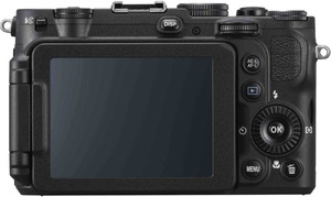 Nikon P7700 back view and LCD 